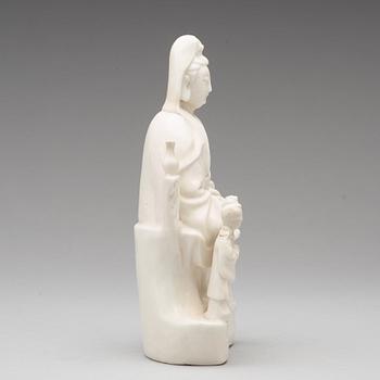 GUANYIN, blanc de chine. Qingdynastin, 1700-tal.