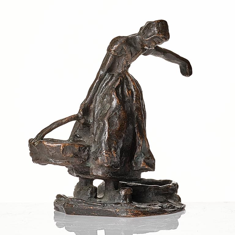 Carl Milles, Woman carrying water (for salt and pepper).