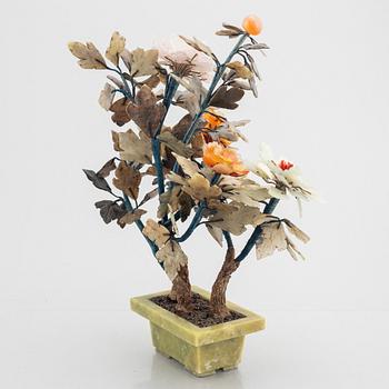 Table decoration, China, second half of the 20th century.