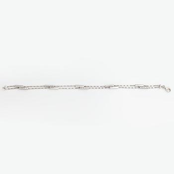 An 18K white gold bracelet with diamonds ca. 0.54 ct in total.