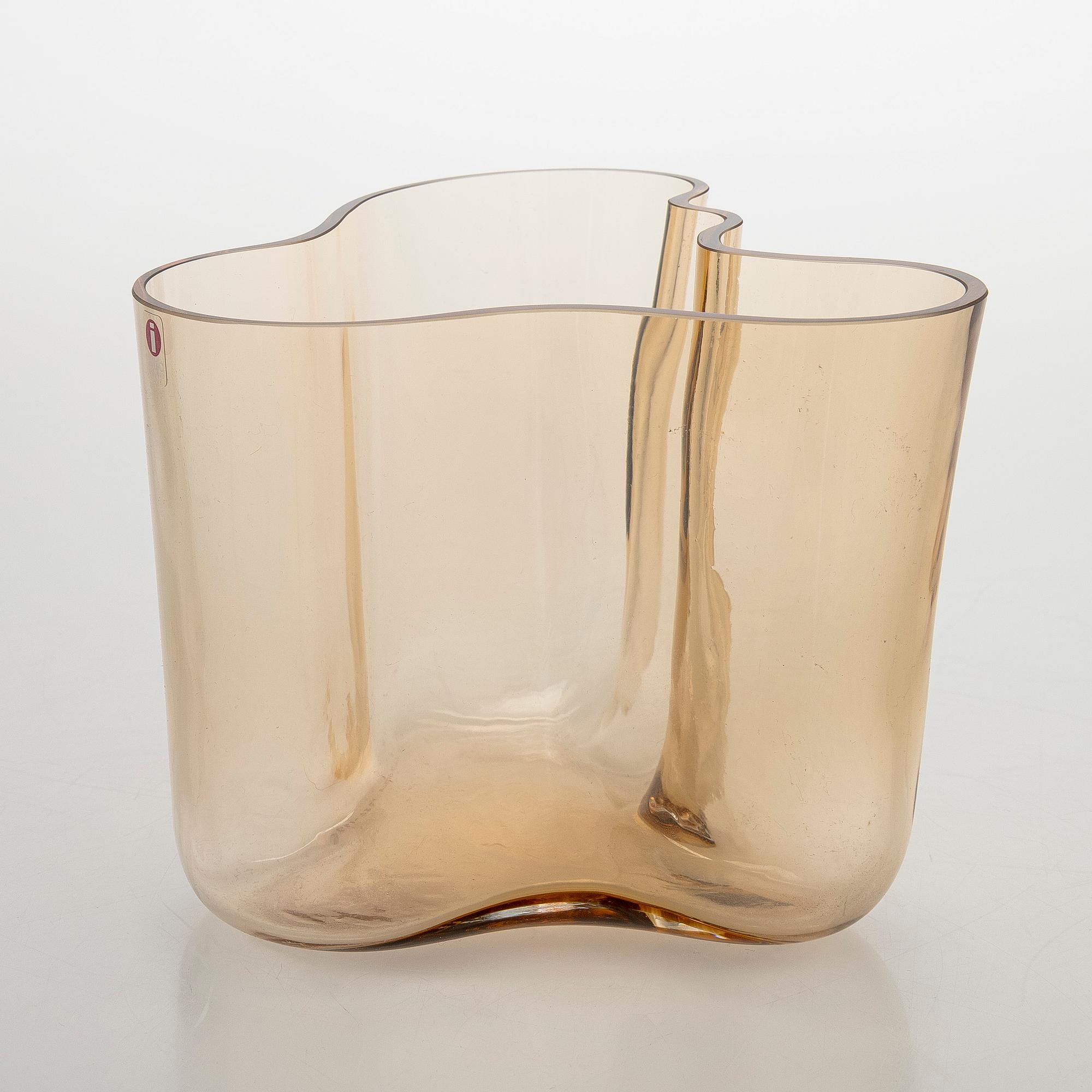 vas, "3030", signerad Alvar Aalto Iittala 1936-1996.