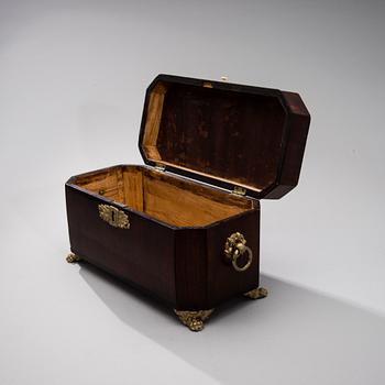 SCHATULL, biedermeier, 1800-talets första hälft.
