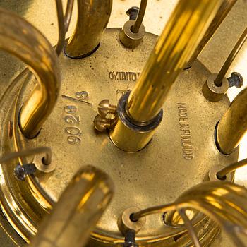 Paavo Tynell, A mid-20th-century '9029/6' chandelier for Taito, Finland.