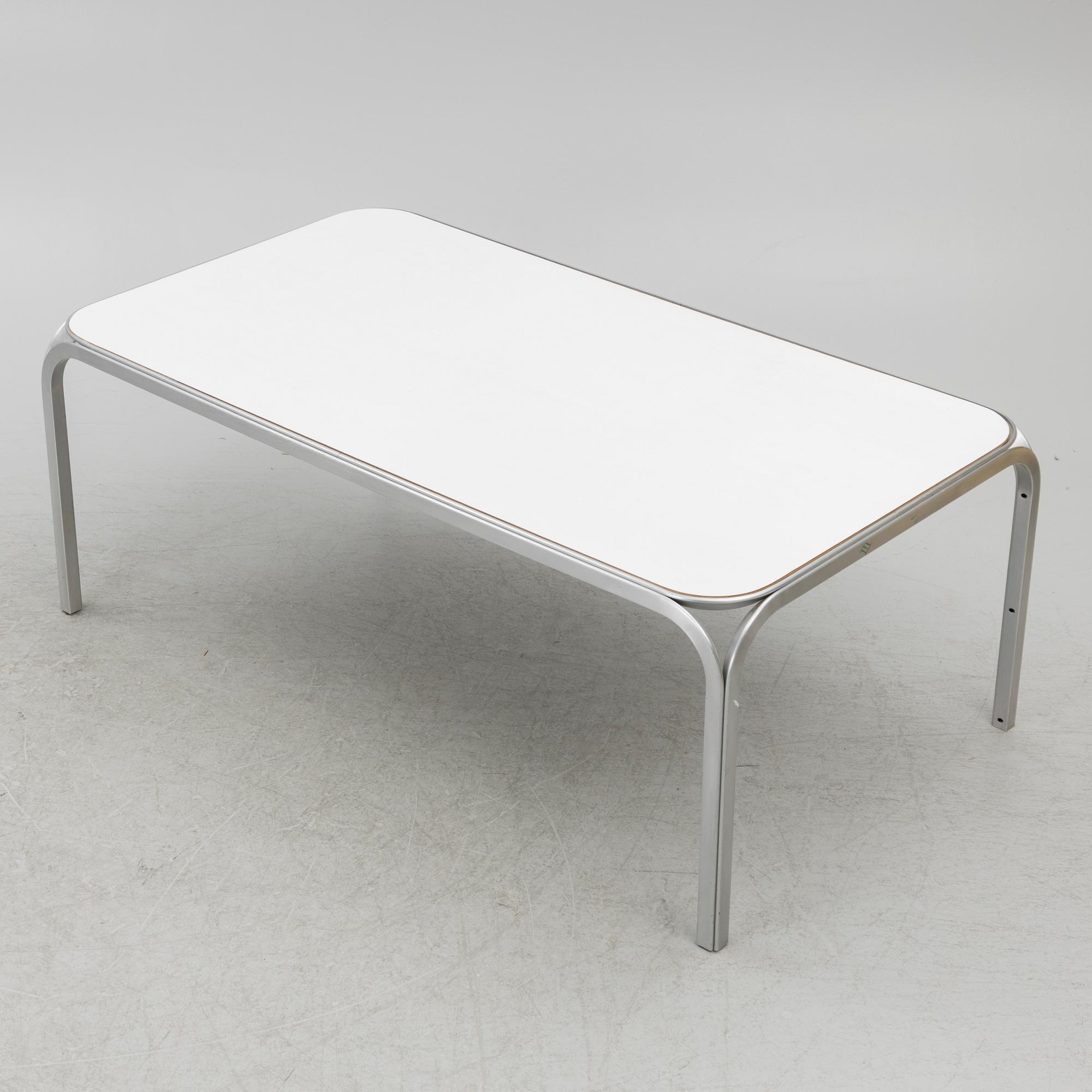 Jørn Utzon, a 'New Angle' dining table, Fritz Hansen, Denmark, 1971.