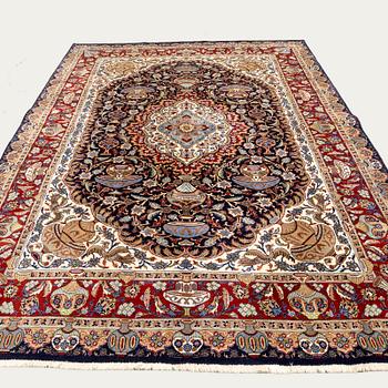 Oriental rug, Kashmar, 338 x 246 cm.