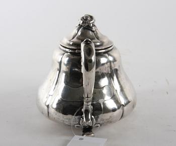 TEKANNA, silver, J C Thorning, Köpenhamn 1855, nyrokoko.