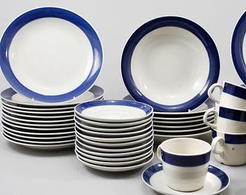 SERVISDELAR, 38 st, porslin, Koka Blå, Hertha Bengtsson, Rörstrand, i produktion 1956-1988.