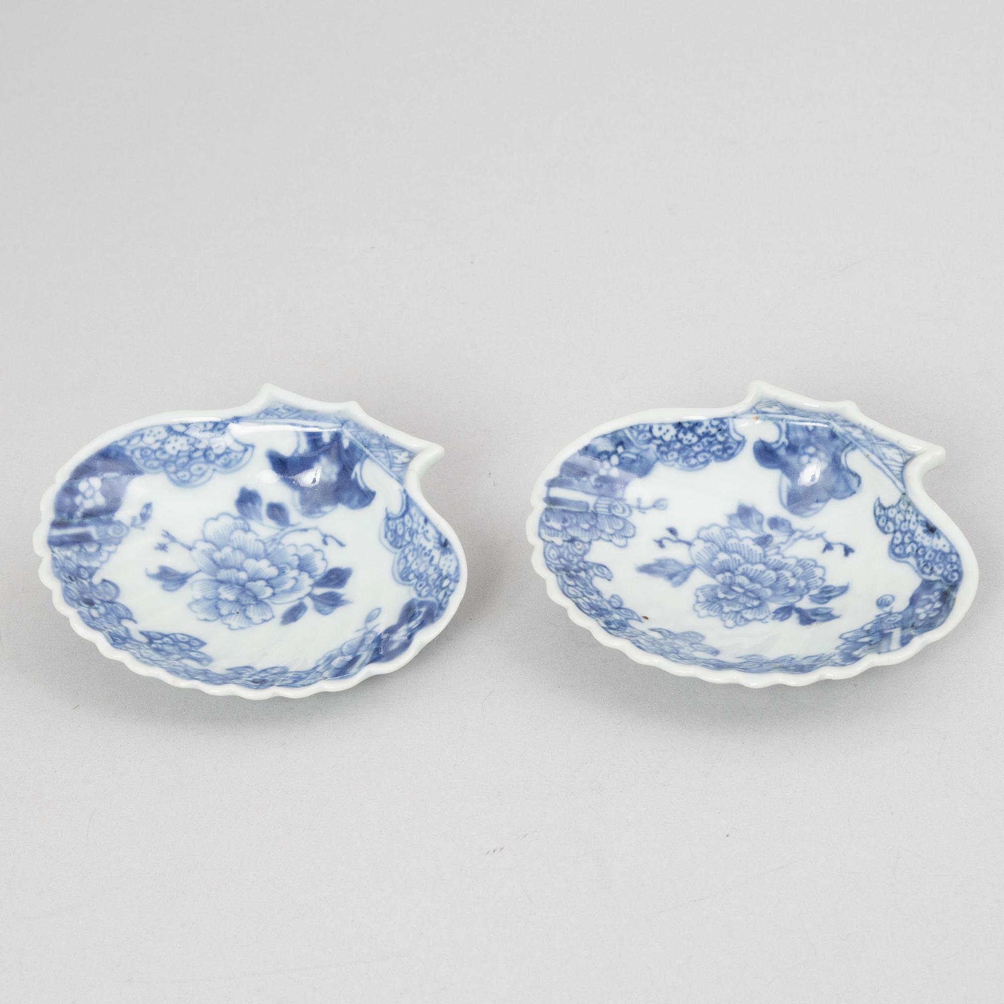 Meissen, 68 pieces of a porcelain dinner service, "Blue Onion", Germany, early 20th century.