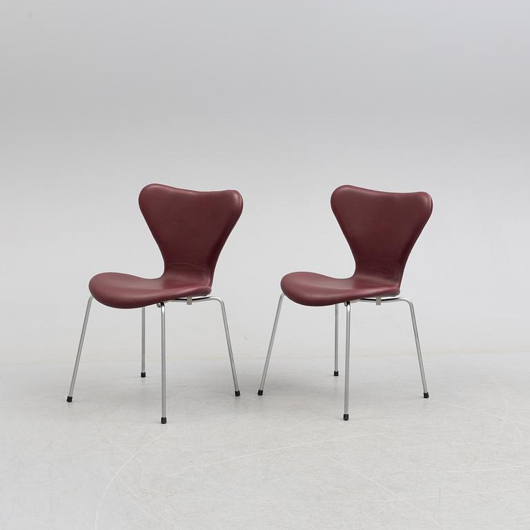 a set of six 'Sjuan' leather chairs by Arne Jacobsen, for Fritz Hansen.