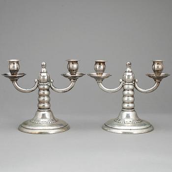KANDELABRAR, ett par, silver, jugend, CG Hallberg, Stockholm, 1929. Vikt ca 495g.