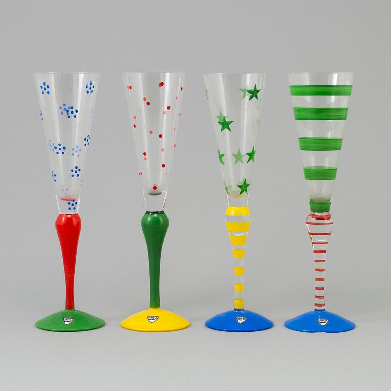 ANNE NILSSON, champagneglas, 4 st, "Clown", glas, Orrefors, signerade, 1900-talets andra hälft.