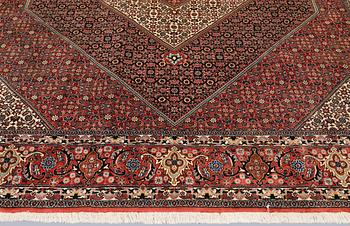 A Bidjar carpet, approx. 303 x 251 cm.