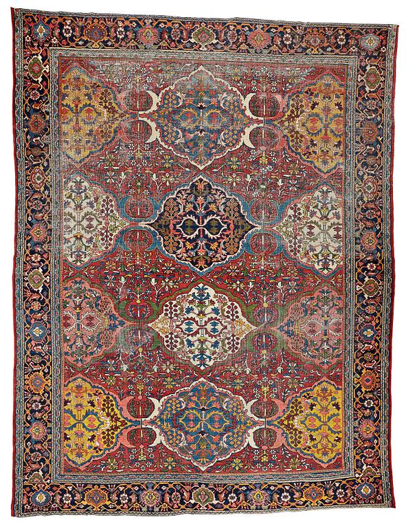 A CARPET, a semi-antique Mahal, ca 358,5-374,5 x 284,5-286 cm.