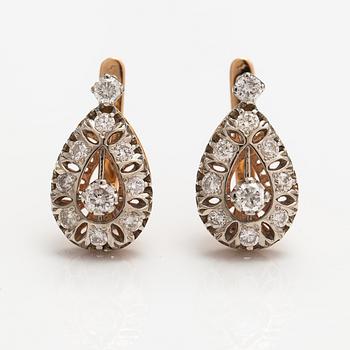 Korvakoru, 14K kultaa ja timantteja n. 0.96 ct yht. Venäjä.