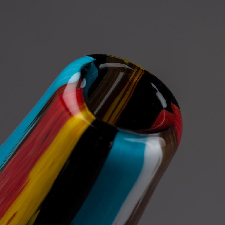 AN AURELIANO TOSO MURANO GLASS VASE, labelled.