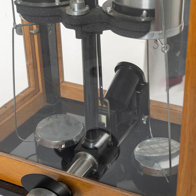 Apoteksvåg, Axel Kistner Stockholm, Galileo Sartorius Milano", 1900-talets första hälft.