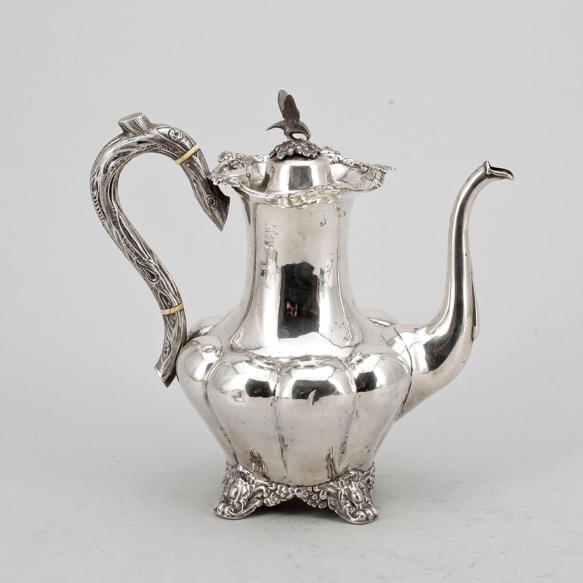 KAFFEKANNA, silver, Edvard Emanuel Petterson, Stockholm, 1864. Vikt ca 746g.