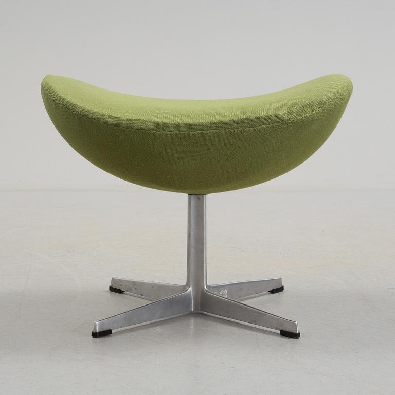 A Arne Jacobsen "Svanen" armchair and stool, second half of the 20th century.
