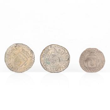 SILVERMYNT, 3 st, Johan III av Sverige 1570, 1571 resp 1581. Vikt tot ca 8 gram.