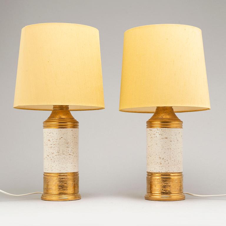 BORDSLAMPOR, ett par, lergods. Bergboms, Bitossi, Italien, 1900-talets andra hälft.