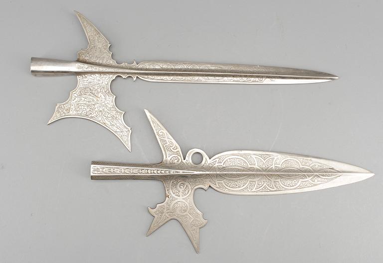 HILLEBARD, 2 st, 1900-talets första hälft.