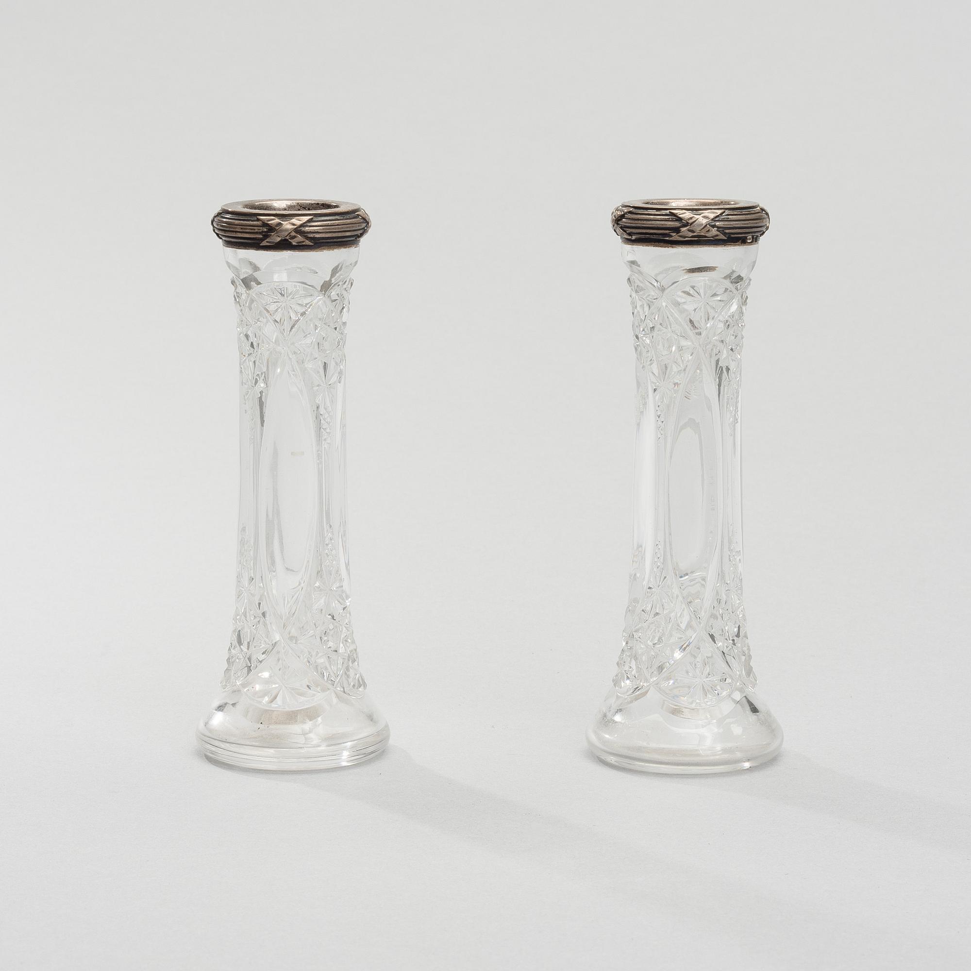 MINIATYRVASER, ETT PAR, Fabergé, silver och glas, ca 1900.