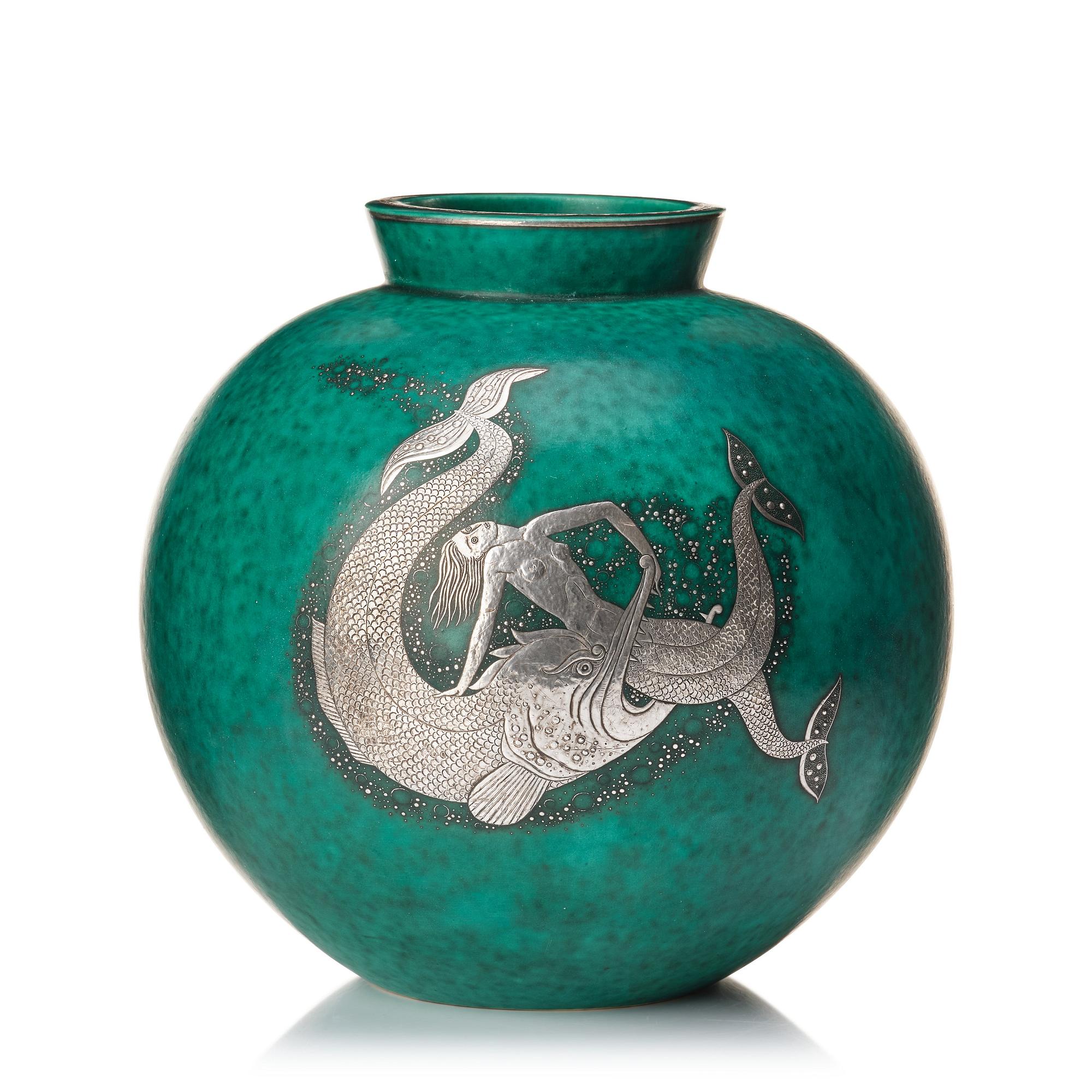 Wilhelm Kåge, a large green glazed stoneware "Argenta" vase, Gustavsberg 1948.