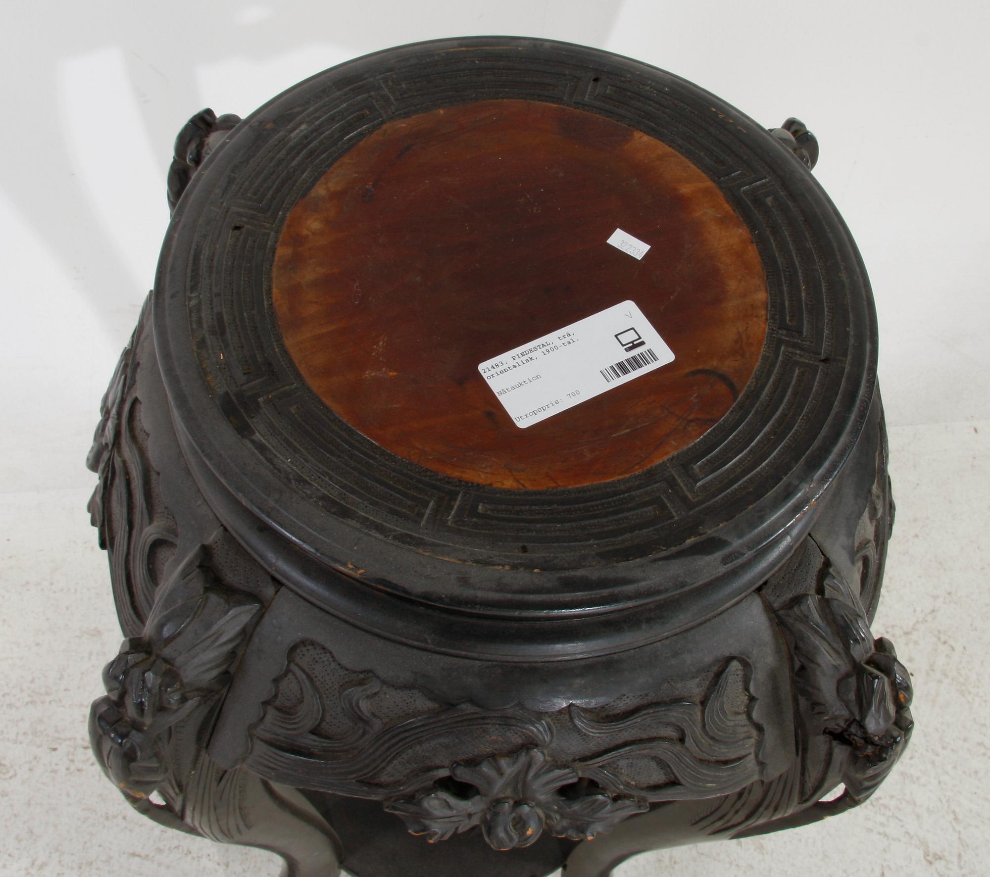 PIEDESTAL, trä, orientalisk, 1900-tal.