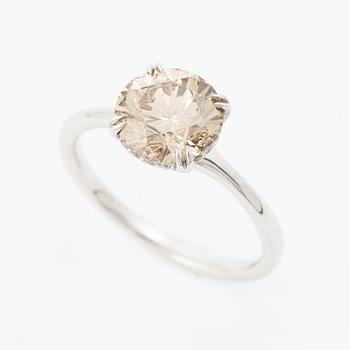 Ring 18K vitguld med rund briljantslipad diamant 2.54 ct, medföljande GIA report.