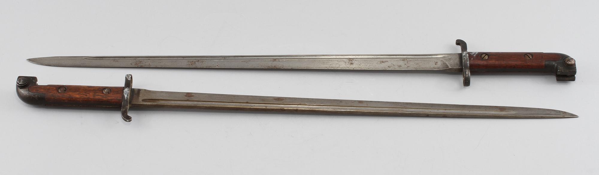 BAJONETTER, 2 st, för flottan, Sverige, modell 1915.