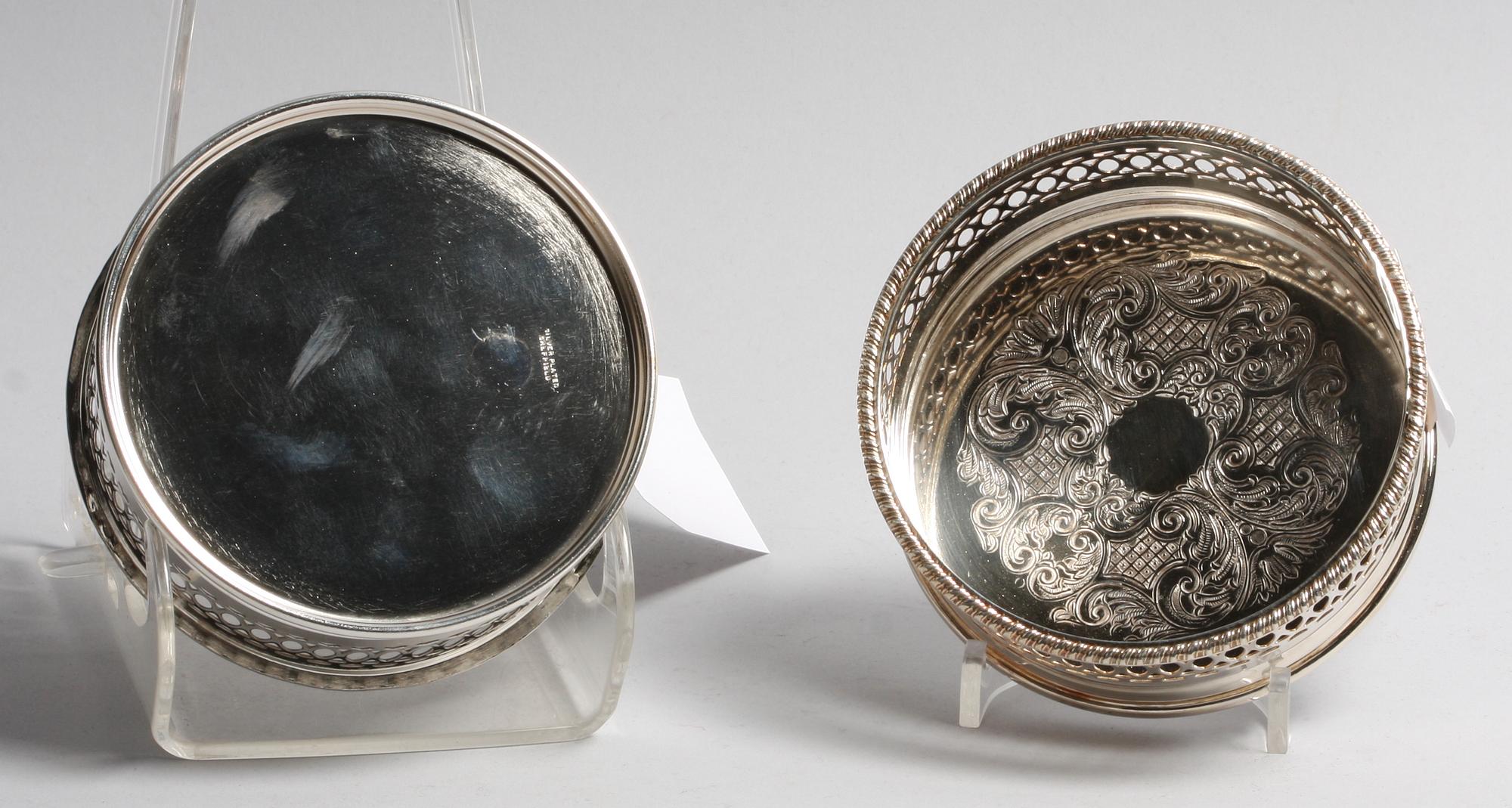 COASTERS, ett par, nysilver.