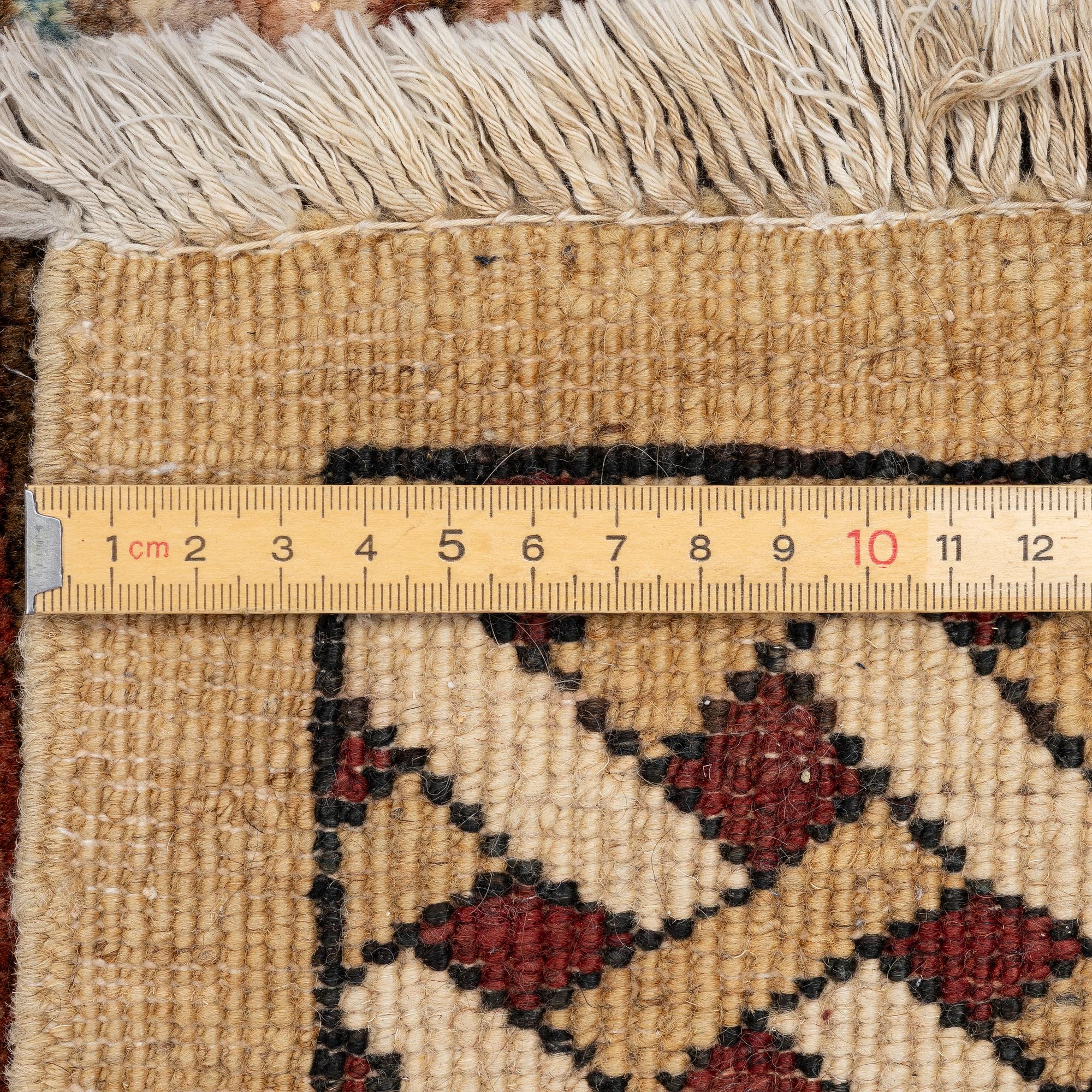 Rug, Pakistan, approx. 270 x 180 cm.