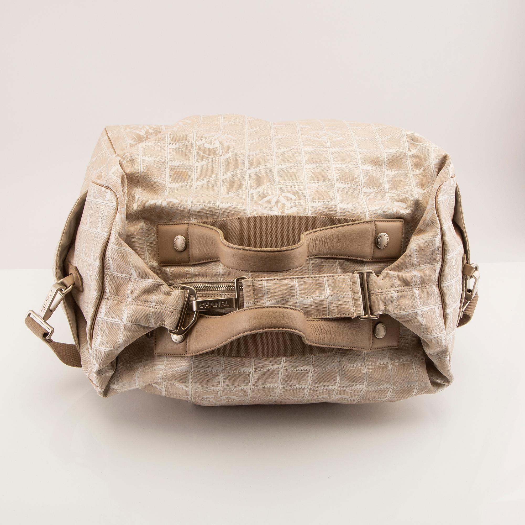 A Chanel bag 21st century.