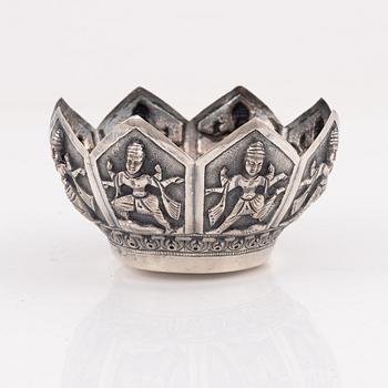 Bowl, silver, probably South America, 20th Century.