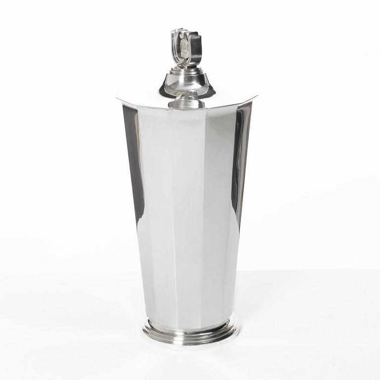 Atelier Borgila, A lidded sterling silver goblet, Stockholm 1951.