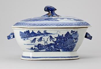 PARTI PORSLIN, 10 delar. Kina, Qianlong och Jiaqing. 1700-1800-tal.