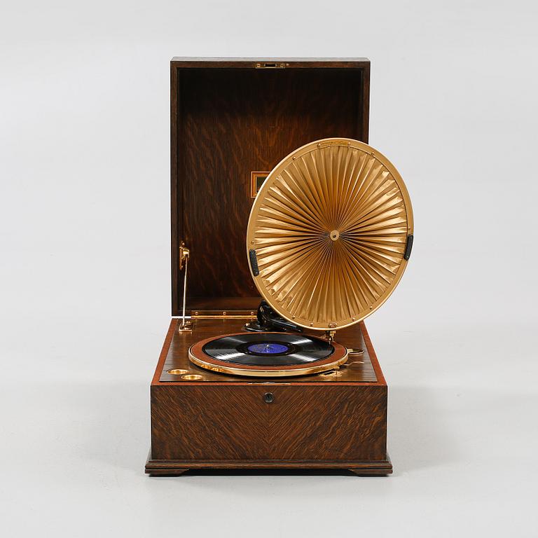 GRAMMOFON, "HMV Model 460 Lumiere", The Gramophone Company Ltd, 1900-talets första hälft.