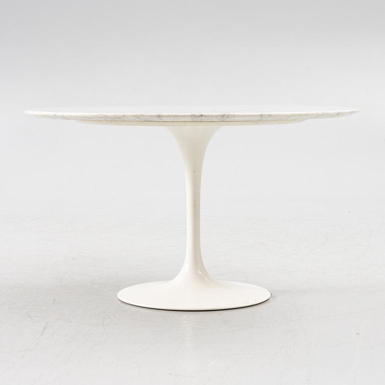 Eero Saarinen, soffbord, "Tulip", Knoll, formgivet 1957.