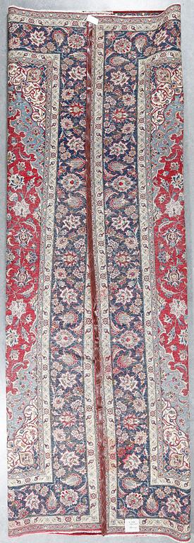 MATTA, Isfahan, ca 423x309 cm.