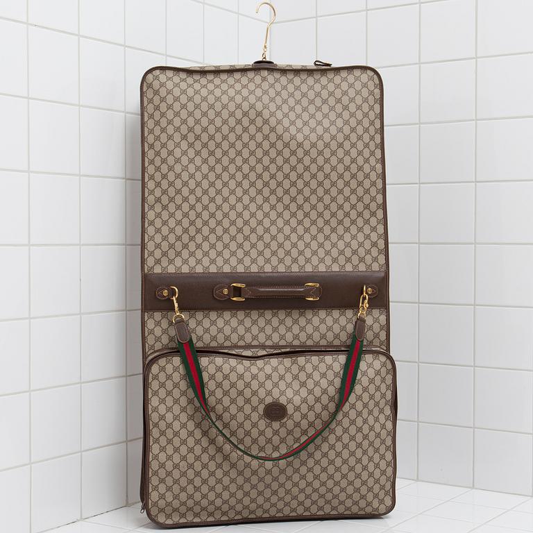 RESEGARDEROB, Gucci.