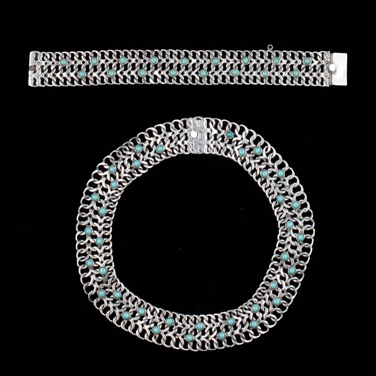 COLLIER samt ARMBAND, sterlingsilver samt turkoser, Mexico, tot vikt ca 133g.