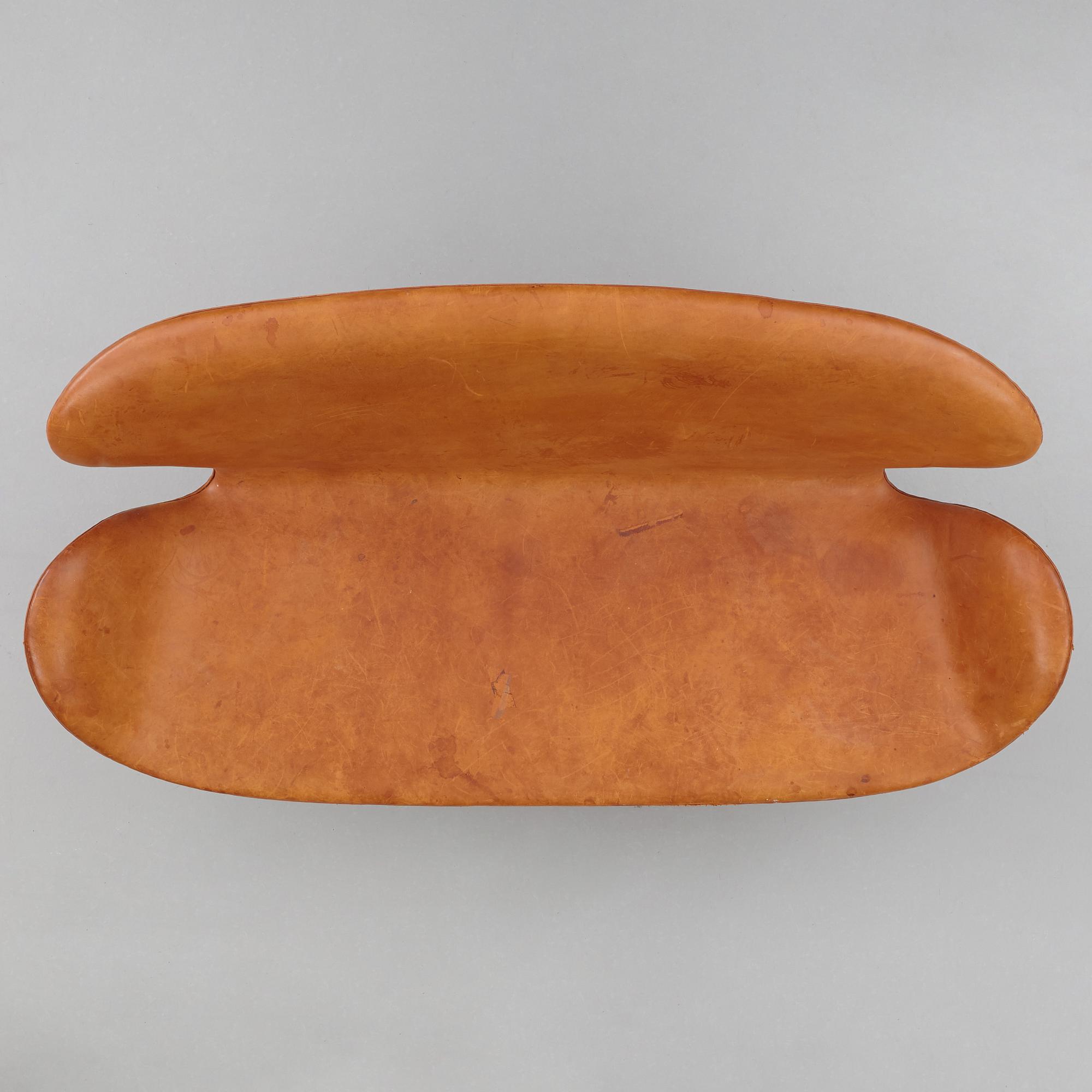 ARNE JACOBSEN, soffa, "Svanen",  för Fritz Hansen, Danmark, 1960-tal.