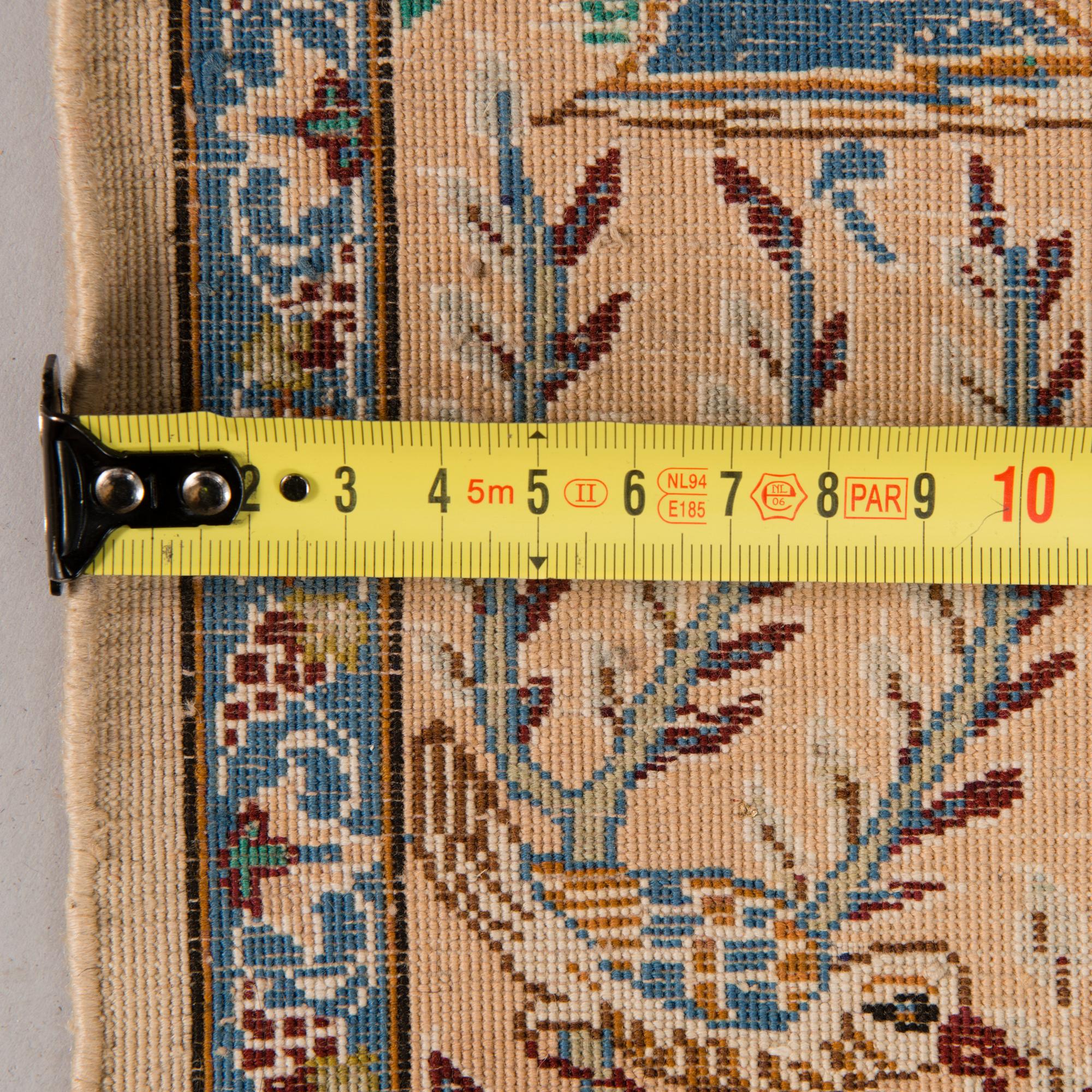 CARPET, old, Isfahan. Circa 156 x 111 cm.