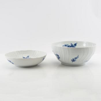Service approximately 140 pieces "Blue Flower" Royal Copenhagen Denmark 20th century porcelain.