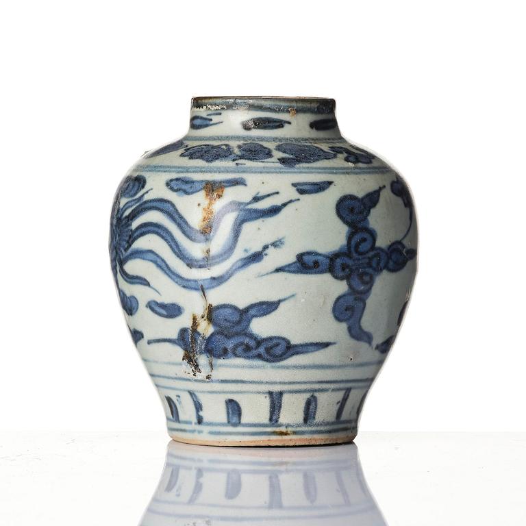 A blue and white jar, Ming dynasty, Jiajing, 16th century.
