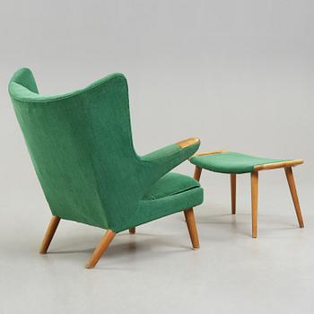 HANS J WEGNER, fåtölj "Bamse" med fotpall, AP-stolen, Danmark 1950-60-tal.