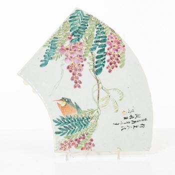 A group lot of Chinese porcelain, late Qing dynasty/early 20th century.