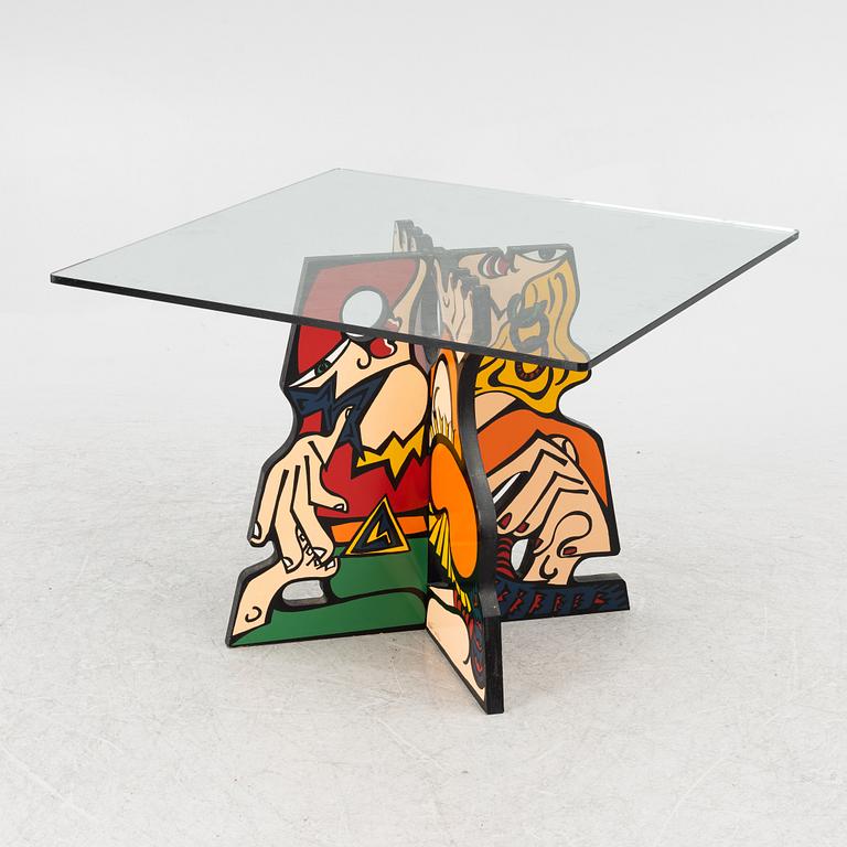 Frédéric Iriarte, a coffee table.