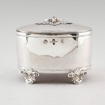 SOCKERSKRIN, silver, Åkerman, Stockholm 1820. Vikt ca 544 gram.