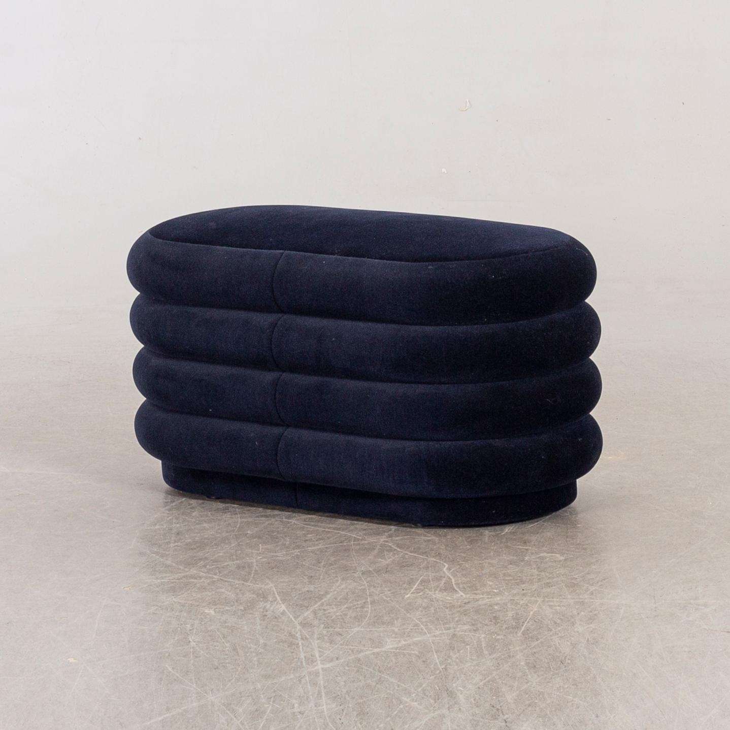 FERM LIVING puff "Pouf dark blue" modern tillverkning.